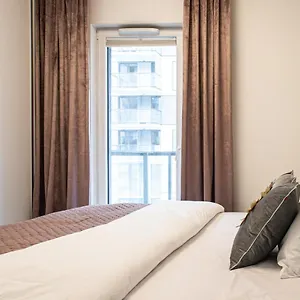 wola-glamour-apartment.warsawhotelspoland.com/