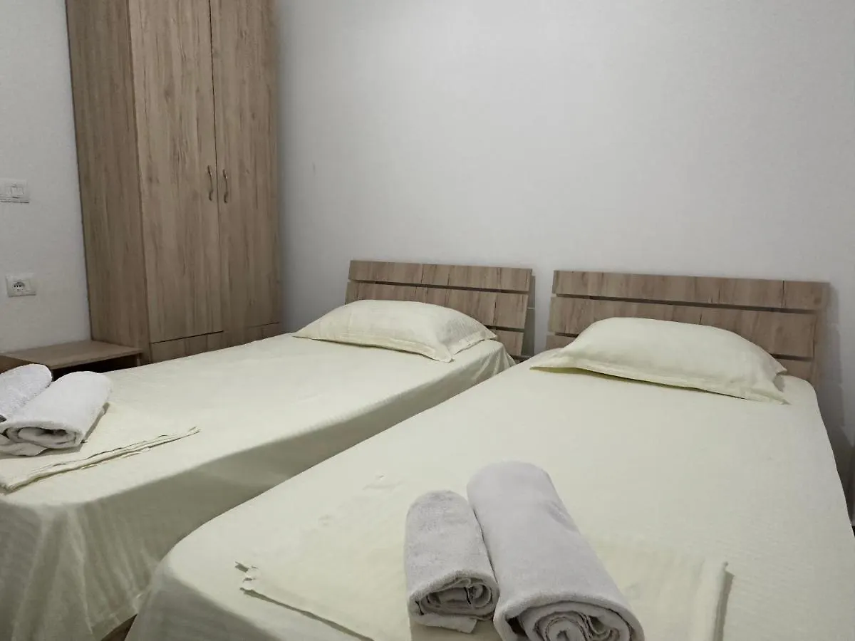 Eme Apartments - Kompleksi Lura 2 Gjiri I Lalzit Durrës 0*,  Albania